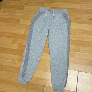 Lululemon fleece jogger size 6